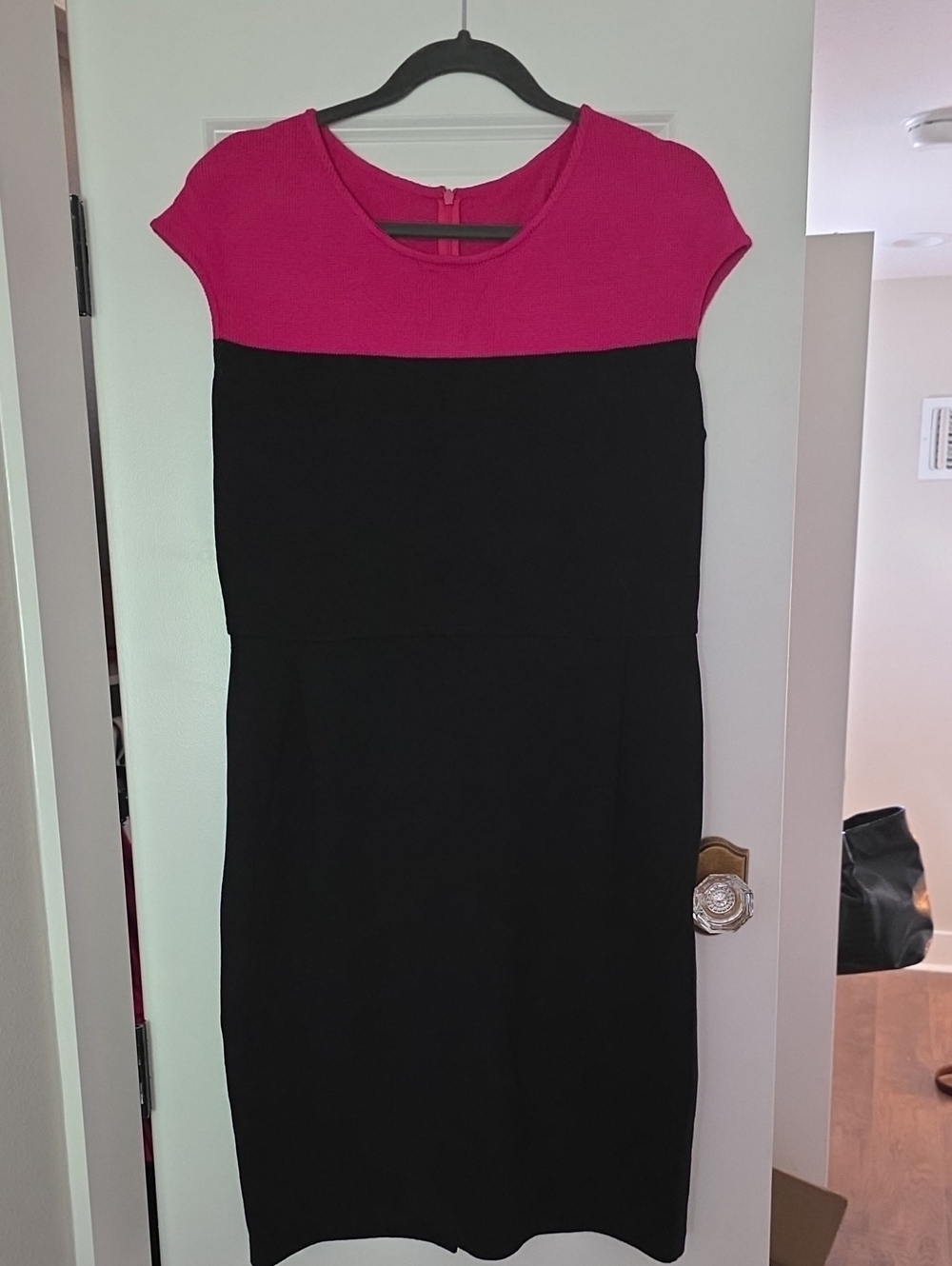 St. Johns Collection  Pink and Black Cap-Sleeve Sheath Knit Dress 10